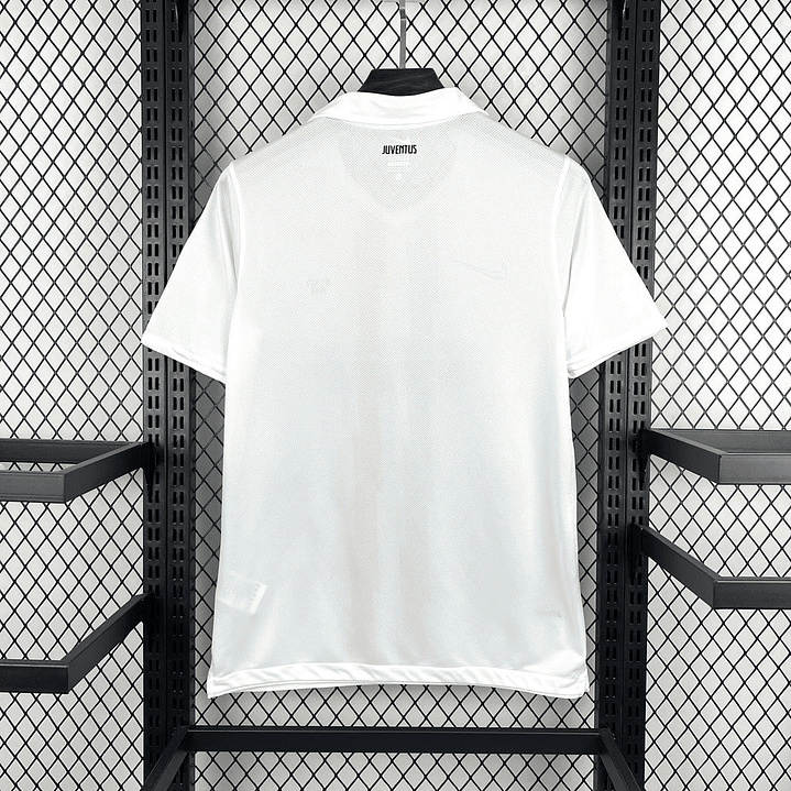 Juventus Away Kit 2010-11