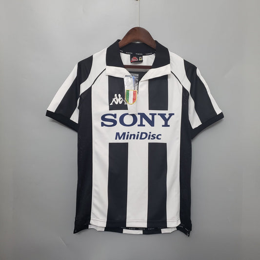Juventus Home Kit 1997-98