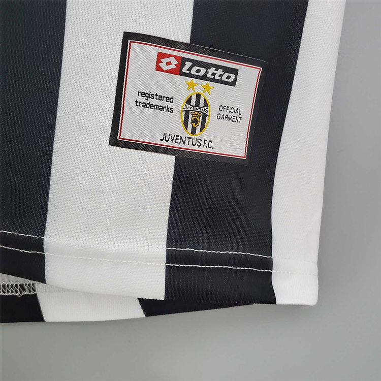 Juventus Home Kit 2001-2002