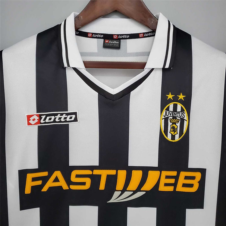 Juventus Home Kit 2001-2002