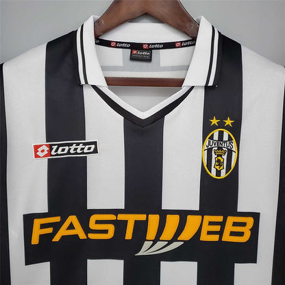 Juventus Home Kit 2001-2002