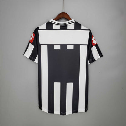 Juventus Home Kit 2001-2002