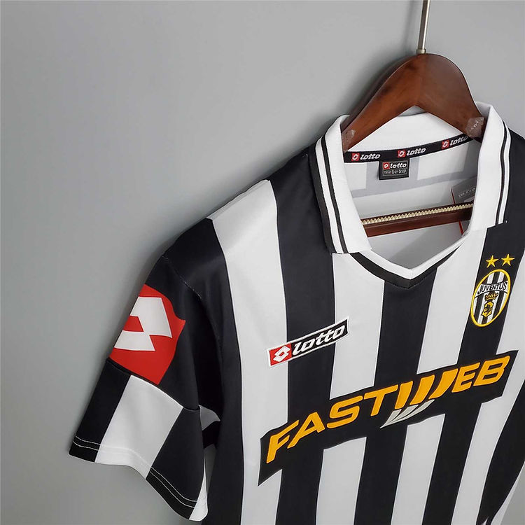 Juventus Home Kit 2001-2002