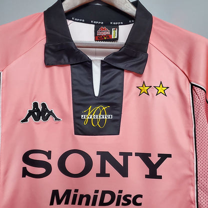 Juventus Away Kit 1997-98