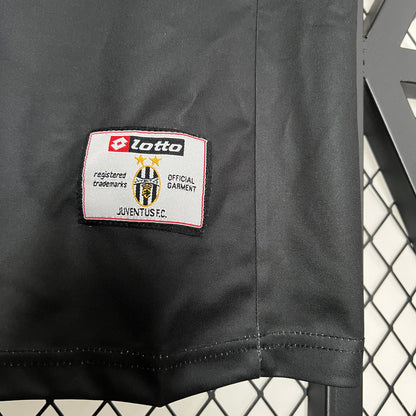 Juventus Away Kit 2001-2002