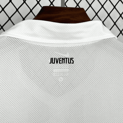 Juventus Away Kit 2010-11