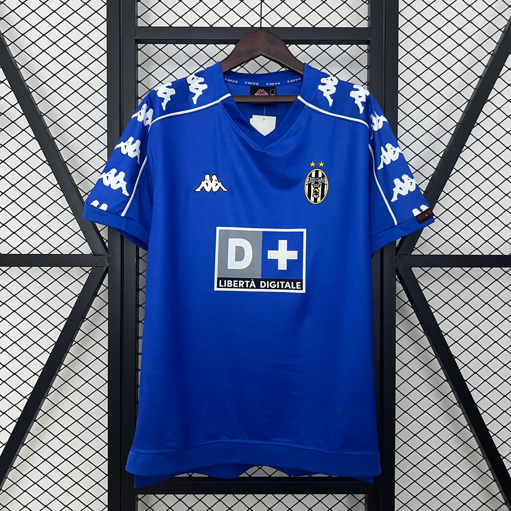 Juventus Away Kit 1999-00