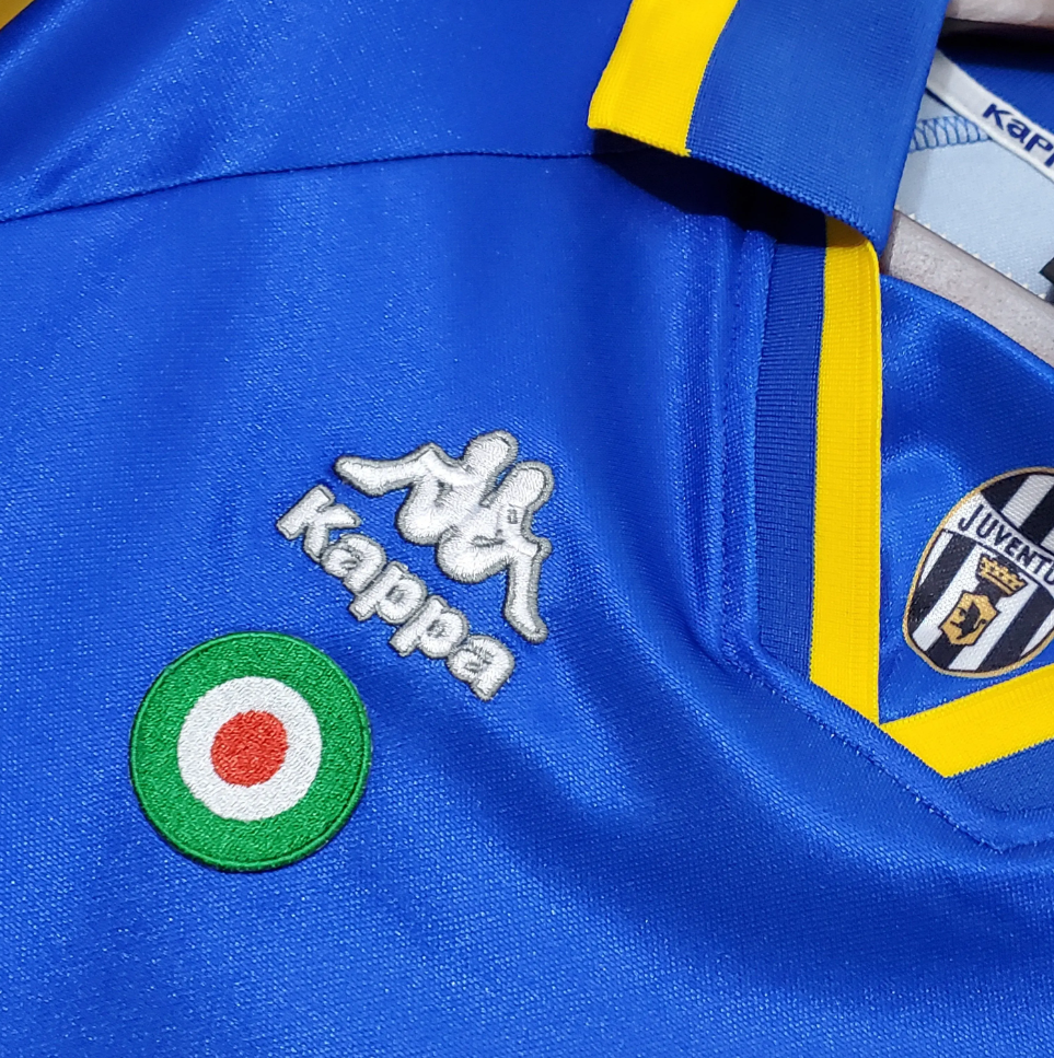 Juventus Away Kit 1995-96