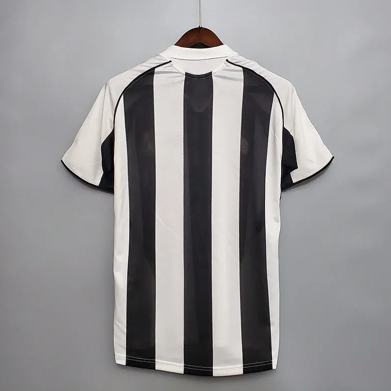 Newcastle United Home Kit 2005-06