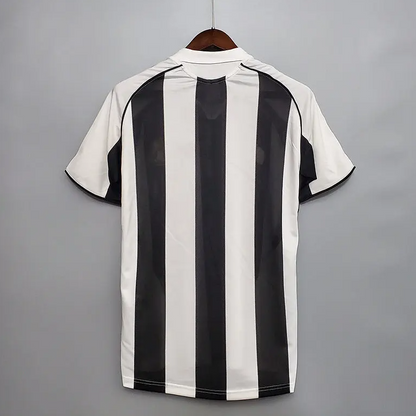 Newcastle United Home Kit 2005-06