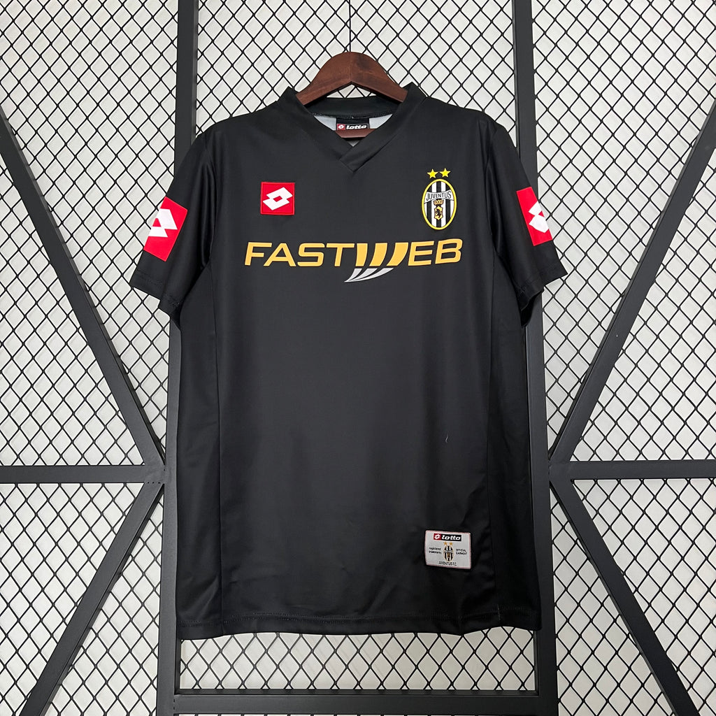 Juventus Away Kit 2001-2002