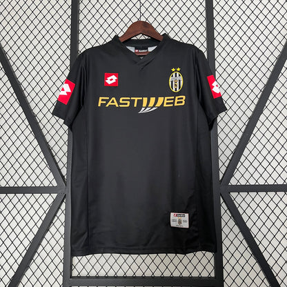 Juventus Away Kit 2001-2002