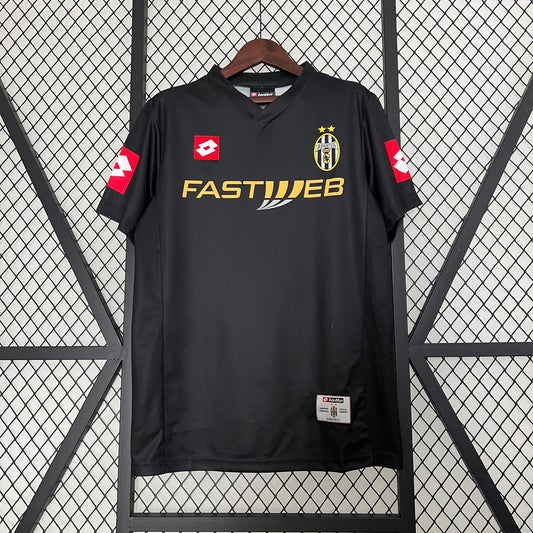 Juventus Away Kit 2001-2002